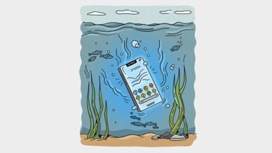 “After dropping my smartphone in a lake, I switched to a flip phone and never looked back”