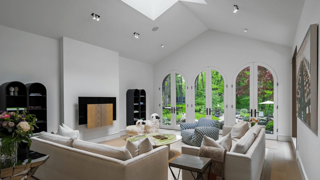For Sale: 25 North Drive