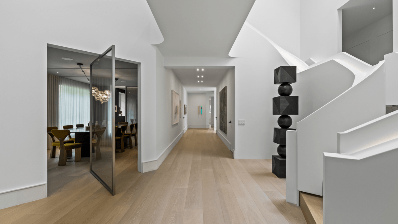 For Sale: 25 North Drive