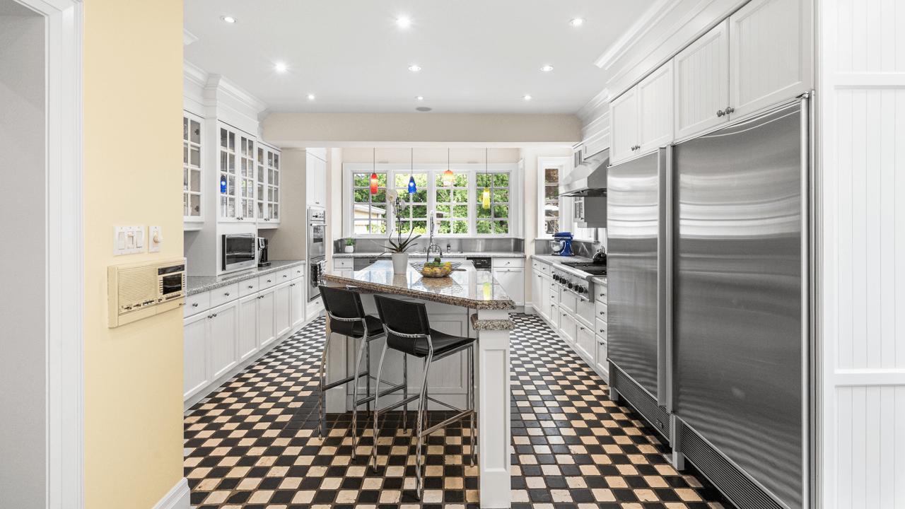 For Sale: 25 Strathgowan Crescent