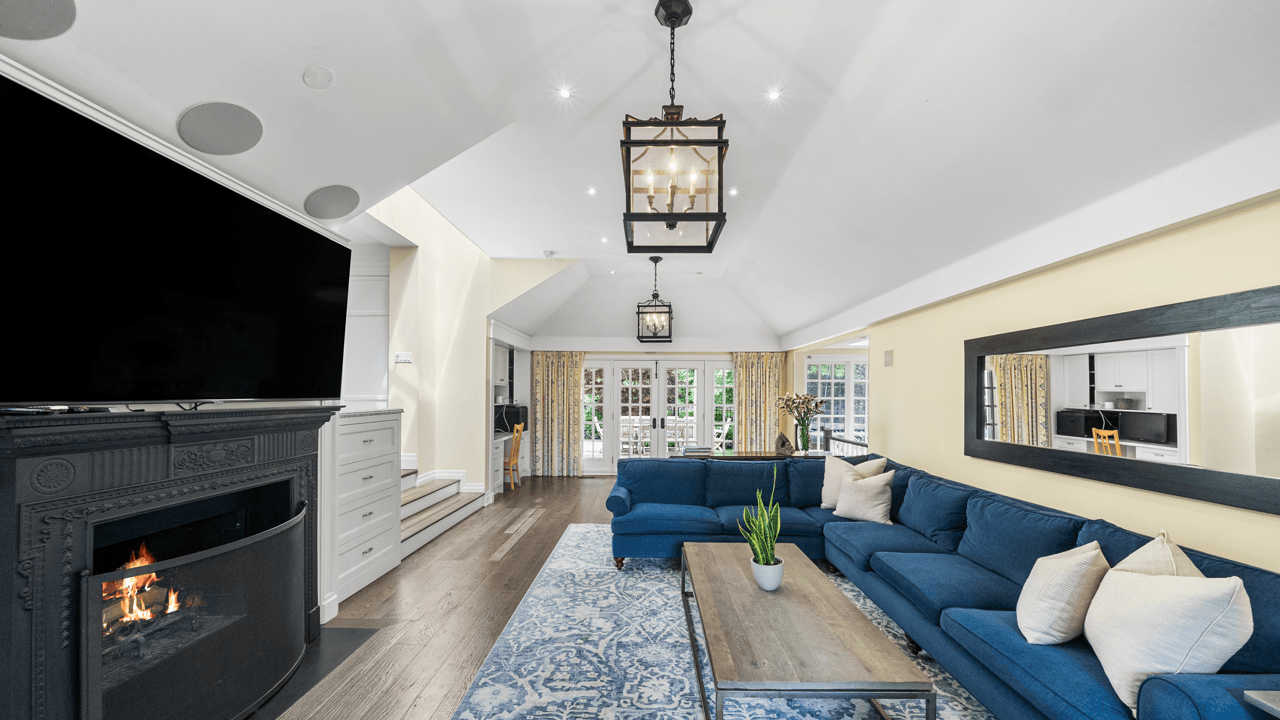 For Sale: 25 Strathgowan Crescent