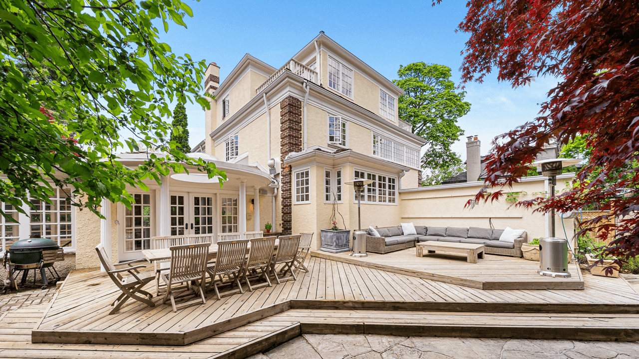 For Sale: 25 Strathgowan Crescent