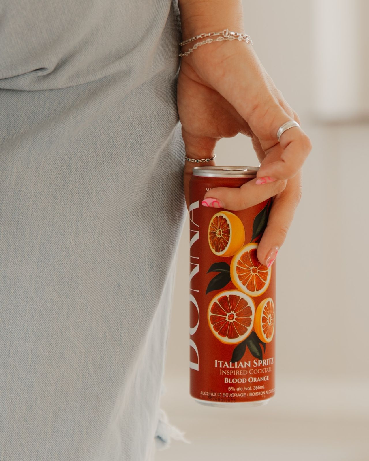A can of Donna, an alcoholic spritz