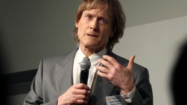 Billionaire David Thomson wants to outbid Galen Weston for the Hudson's Bay charter