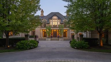 For Sale: 2054 Lakeshore Road East