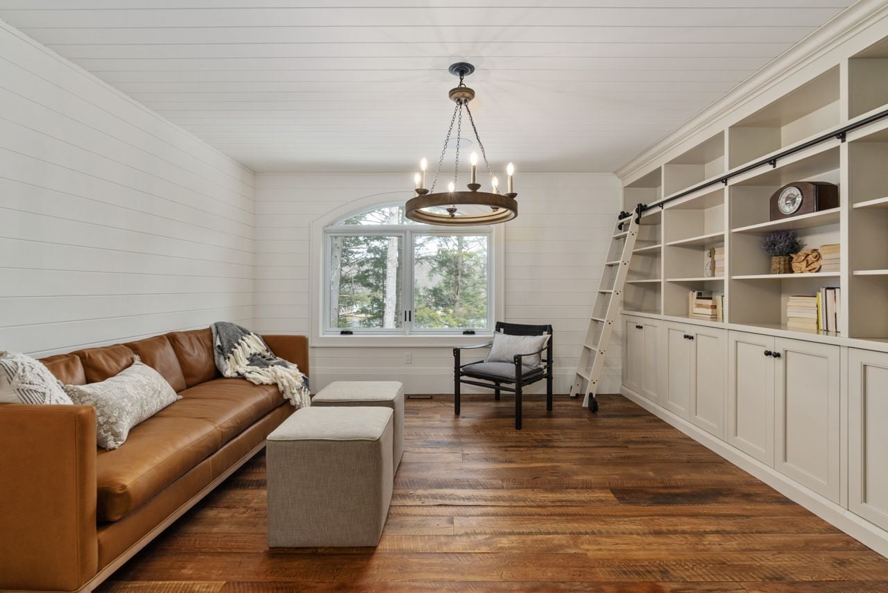 toronto-life-real-estate-cottage-lake-muskoka-bala-east-bay-14 $15.2 million for a Bala compound steps from a dark-sky preserve