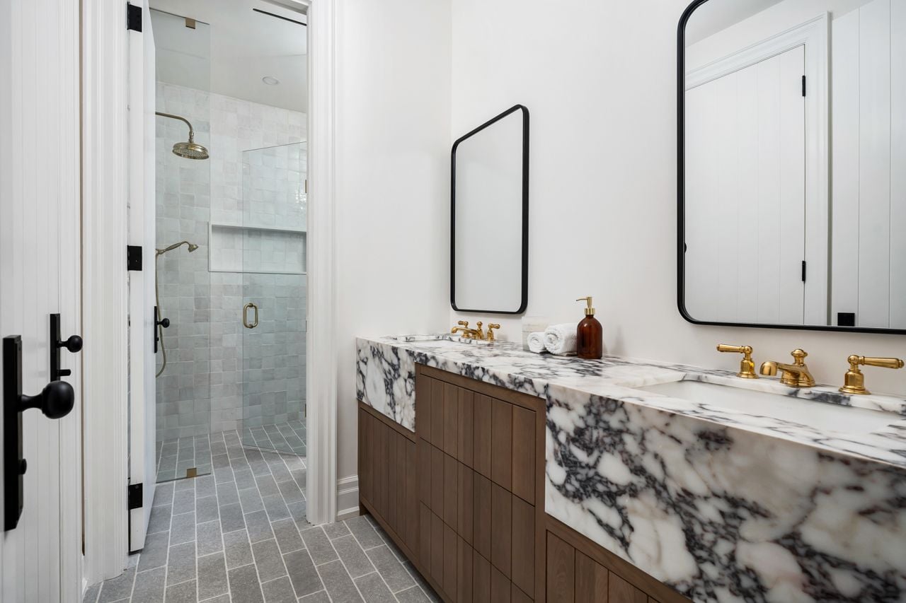 toronto-life-real-estate-south-oakville-custom-house-harvey-kalles-19 $7 million for an Oakville mansion with a balcony fireplace
