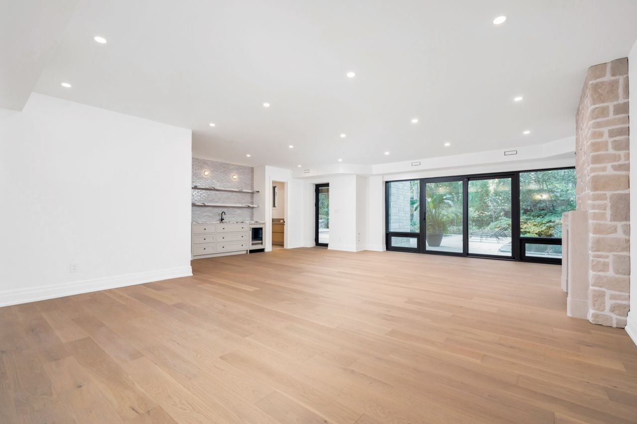 toronto-life-real-estate-south-oakville-custom-house-harvey-kalles-21 $7 million for an Oakville mansion with a balcony fireplace