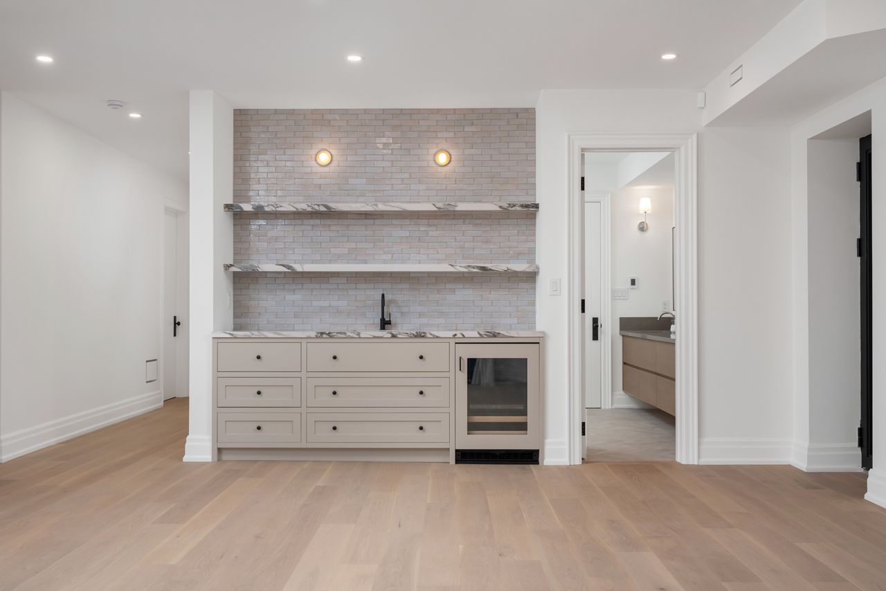 toronto-life-real-estate-south-oakville-custom-house-harvey-kalles-22 $7 million for an Oakville mansion with a balcony fireplace