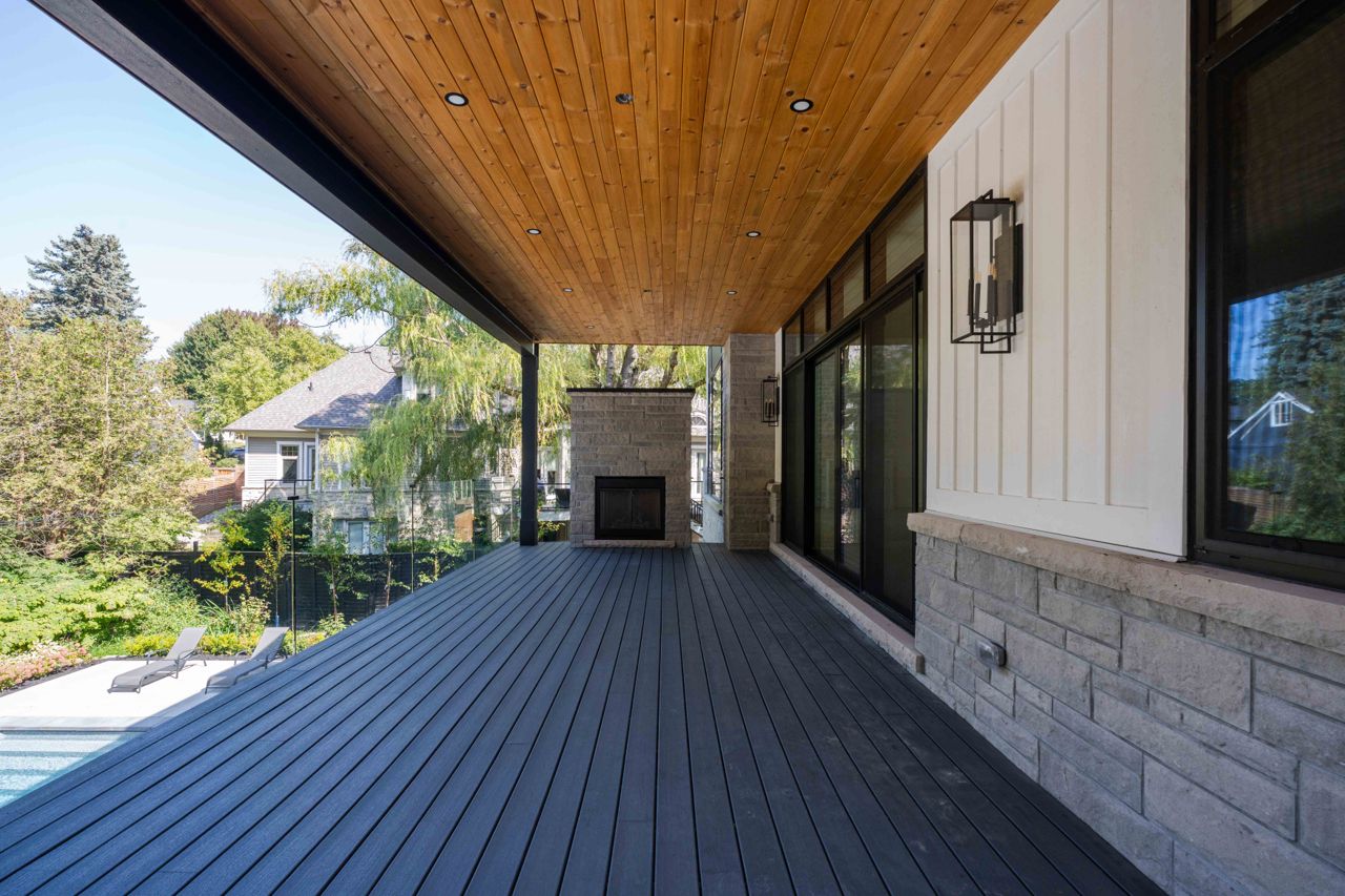 toronto-life-real-estate-south-oakville-custom-house-harvey-kalles-27 $7 million for an Oakville mansion with a balcony fireplace