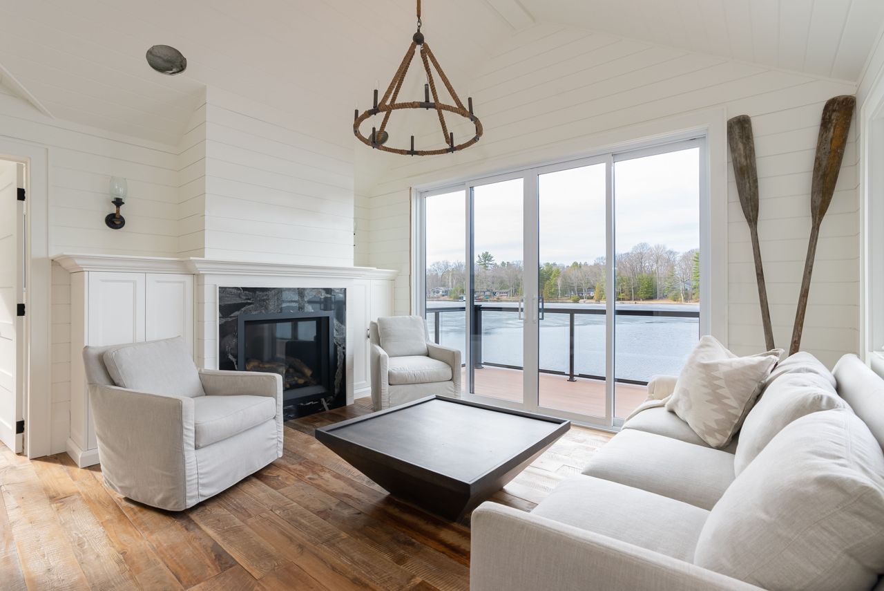 toronto-life-real-estate-cottage-lake-muskoka-bala-east-bay-23 $15.2 million for a Bala compound steps from a dark-sky preserve