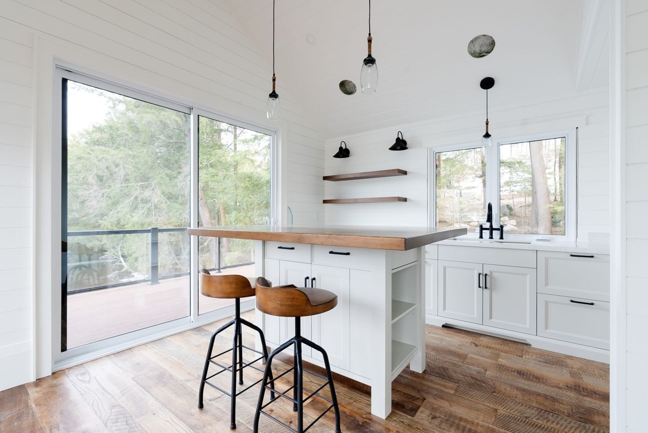 toronto-life-real-estate-cottage-lake-muskoka-bala-east-bay-25 $15.2 million for a Bala compound steps from a dark-sky preserve