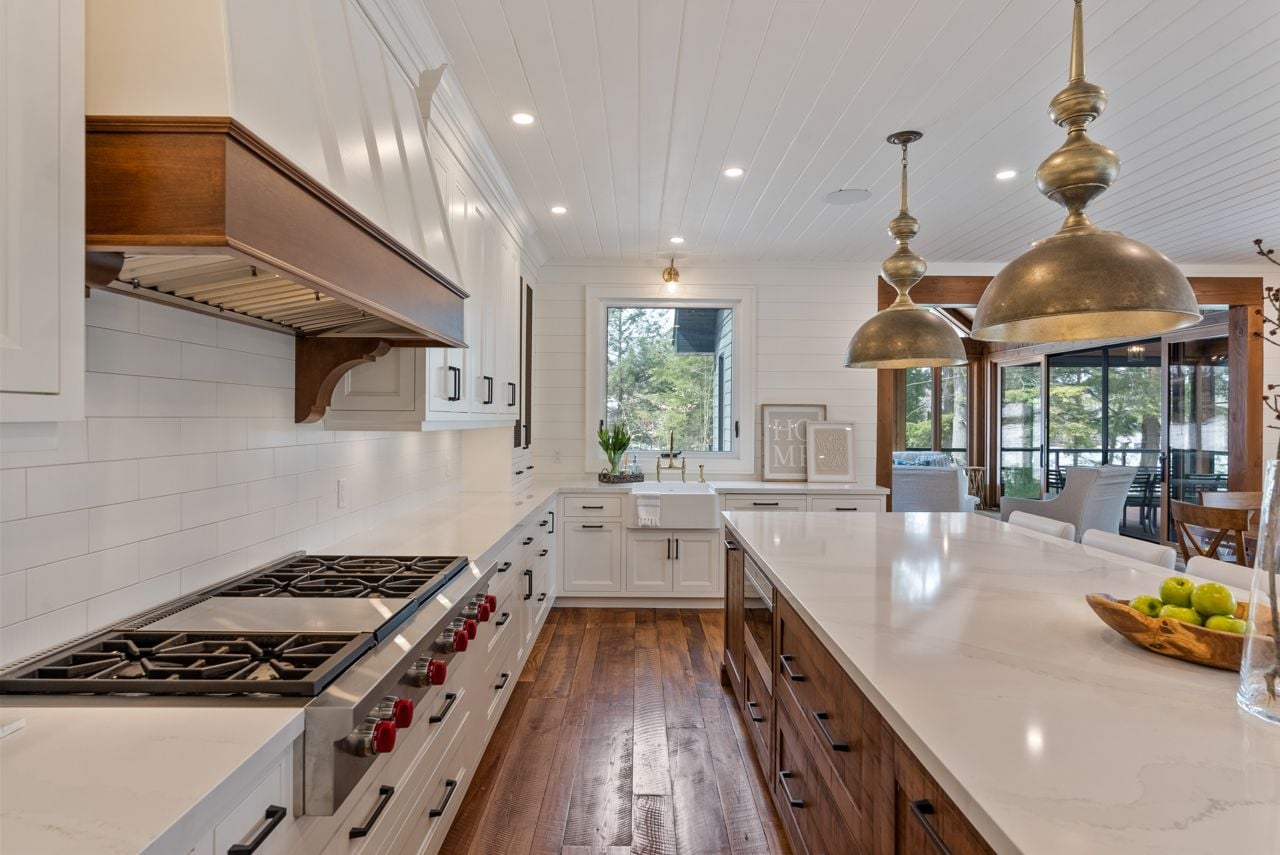 toronto-life-real-estate-cottage-lake-muskoka-bala-east-bay-6 $15.2 million for a Bala compound steps from a dark-sky preserve
