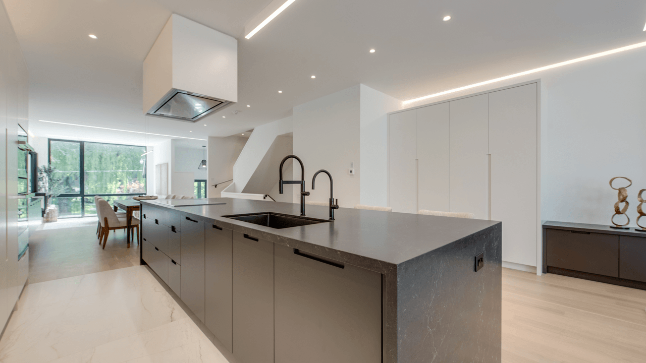 For Sale: 174 Kenilworth Avenue