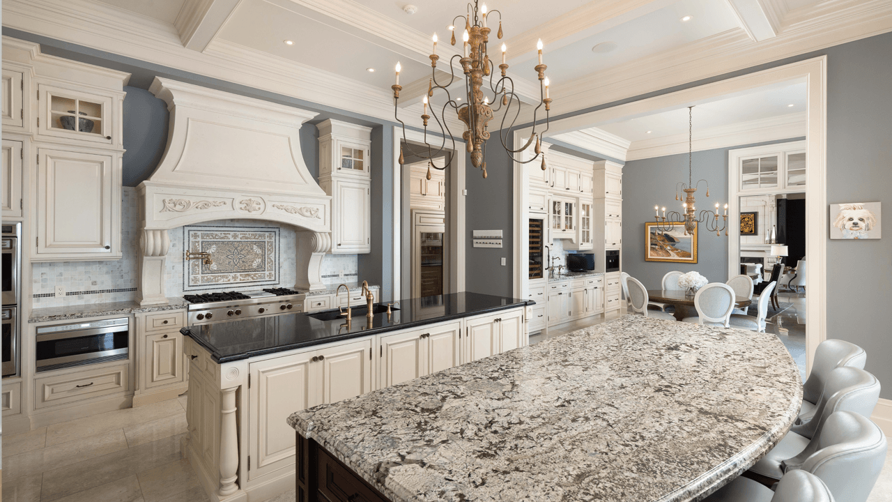 For Sale: 2054 Lakeshore Road East