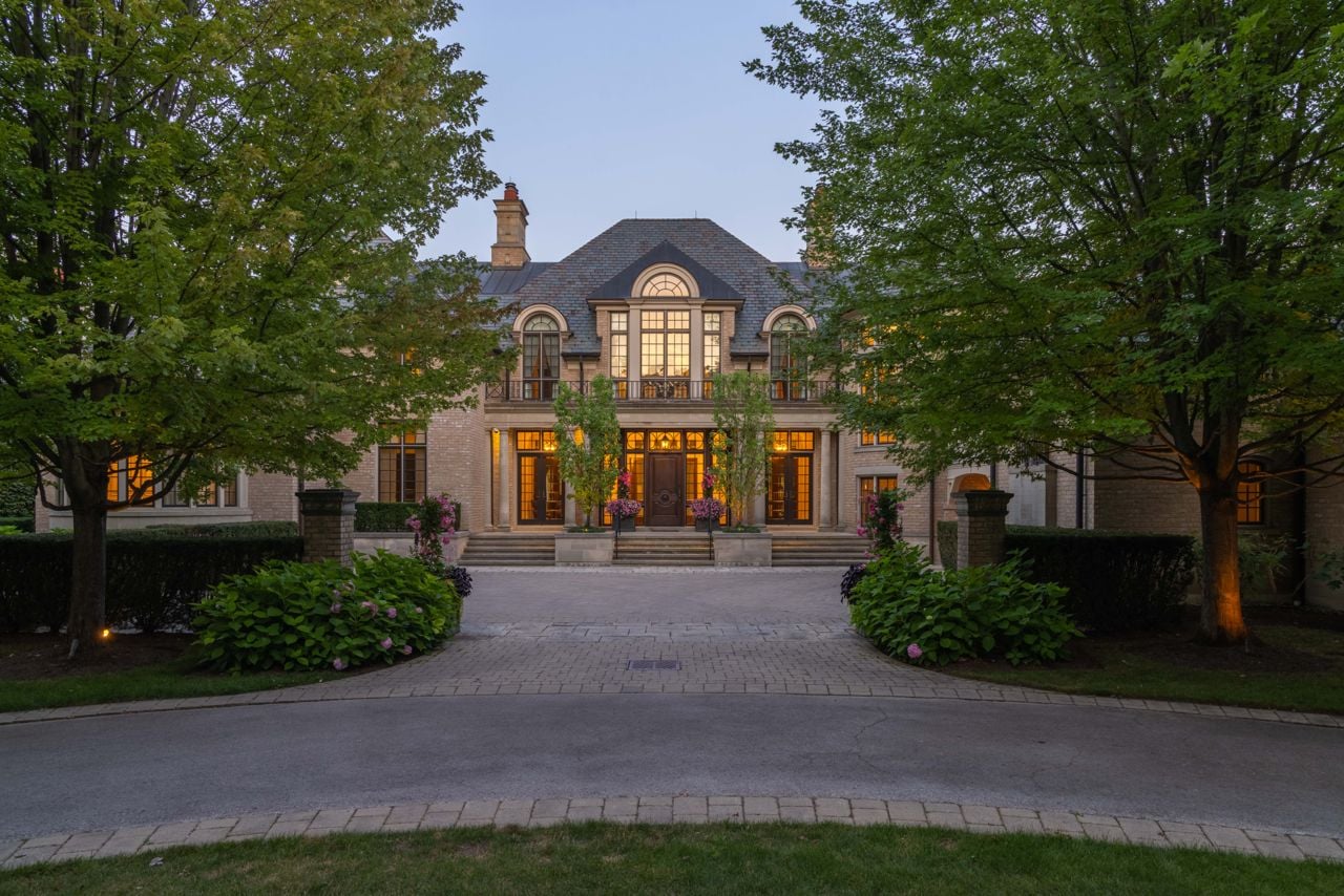 For Sale: 2054 Lakeshore Road East