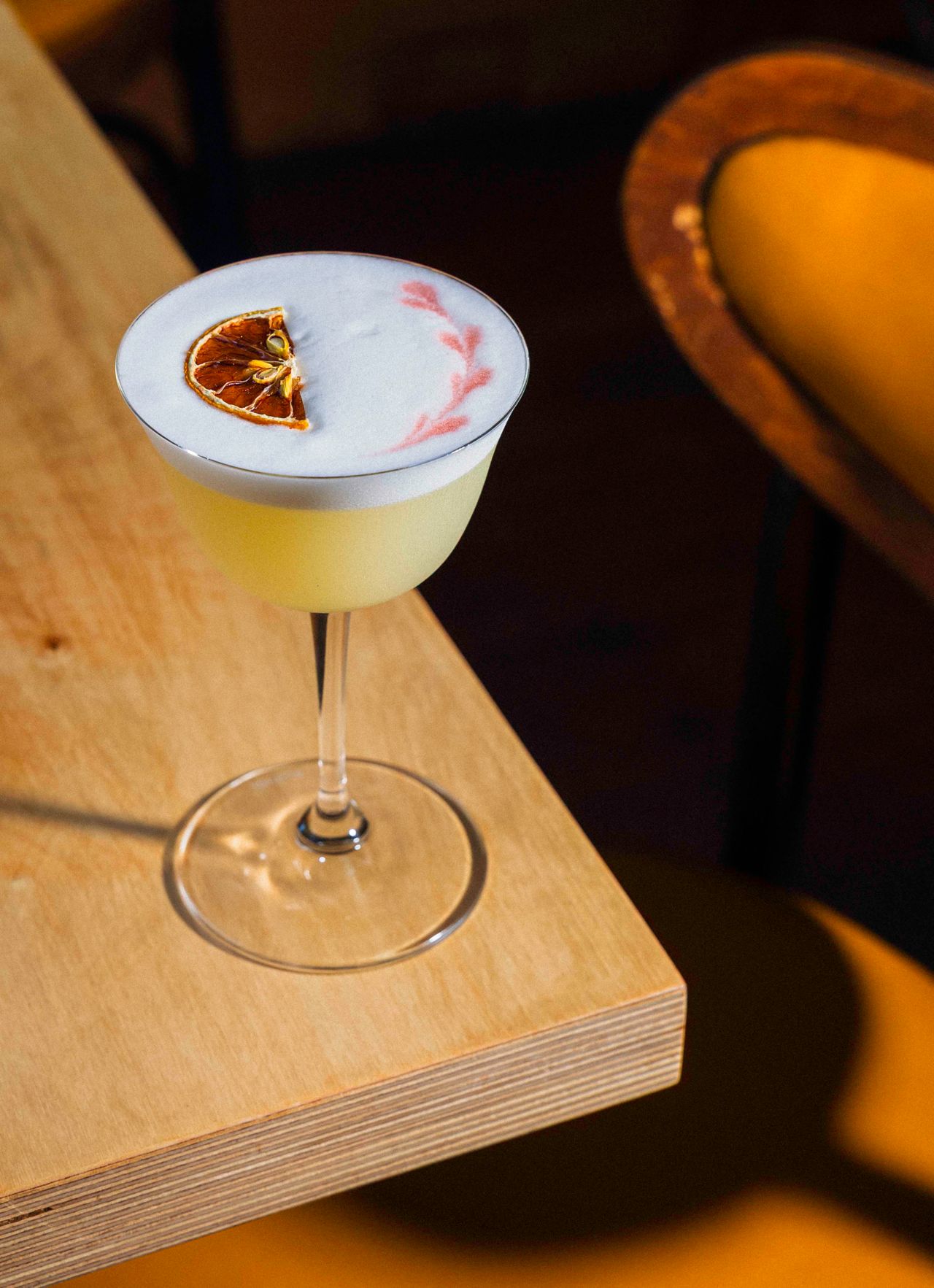 A combination of a White Lady and a White Linen, the Fresh Linen is made up of gin, Cointreau, lemon, egg whites and cucumber, all shaken up into a frothy drink