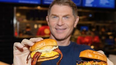 Celebrity chef Bobby Flay is bringing his burger chain to Toronto