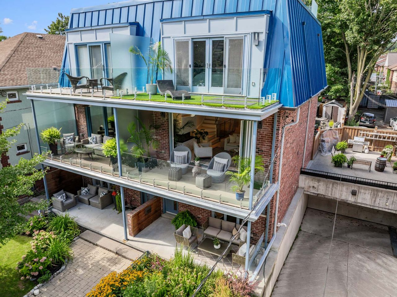 For Sale: 62 Hubbard Blvd