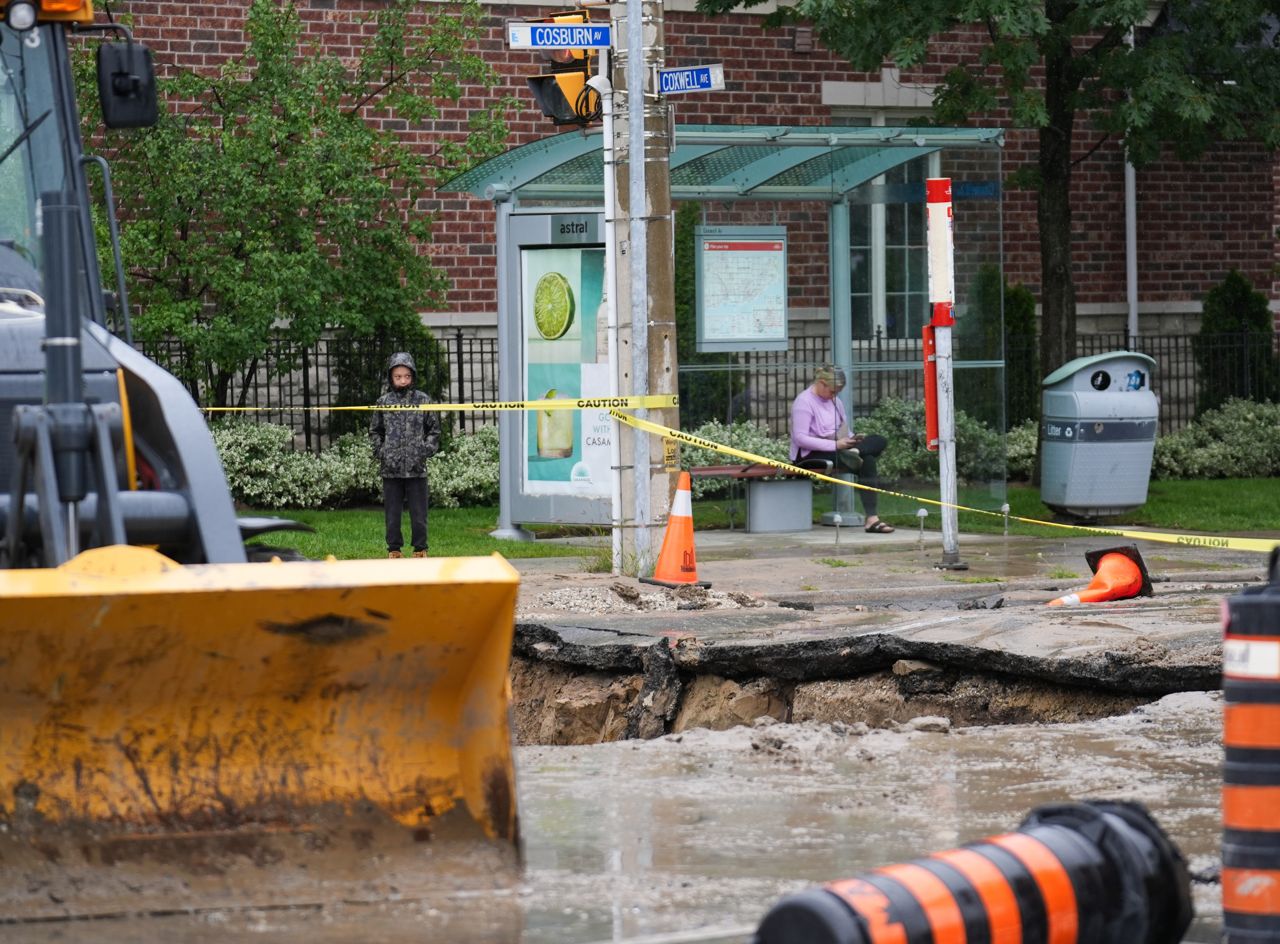 toronto-life-real-estate-sinkholes-construction-east-york-kingsview-westway-1 Sinkholes are trying to swallow Toronto