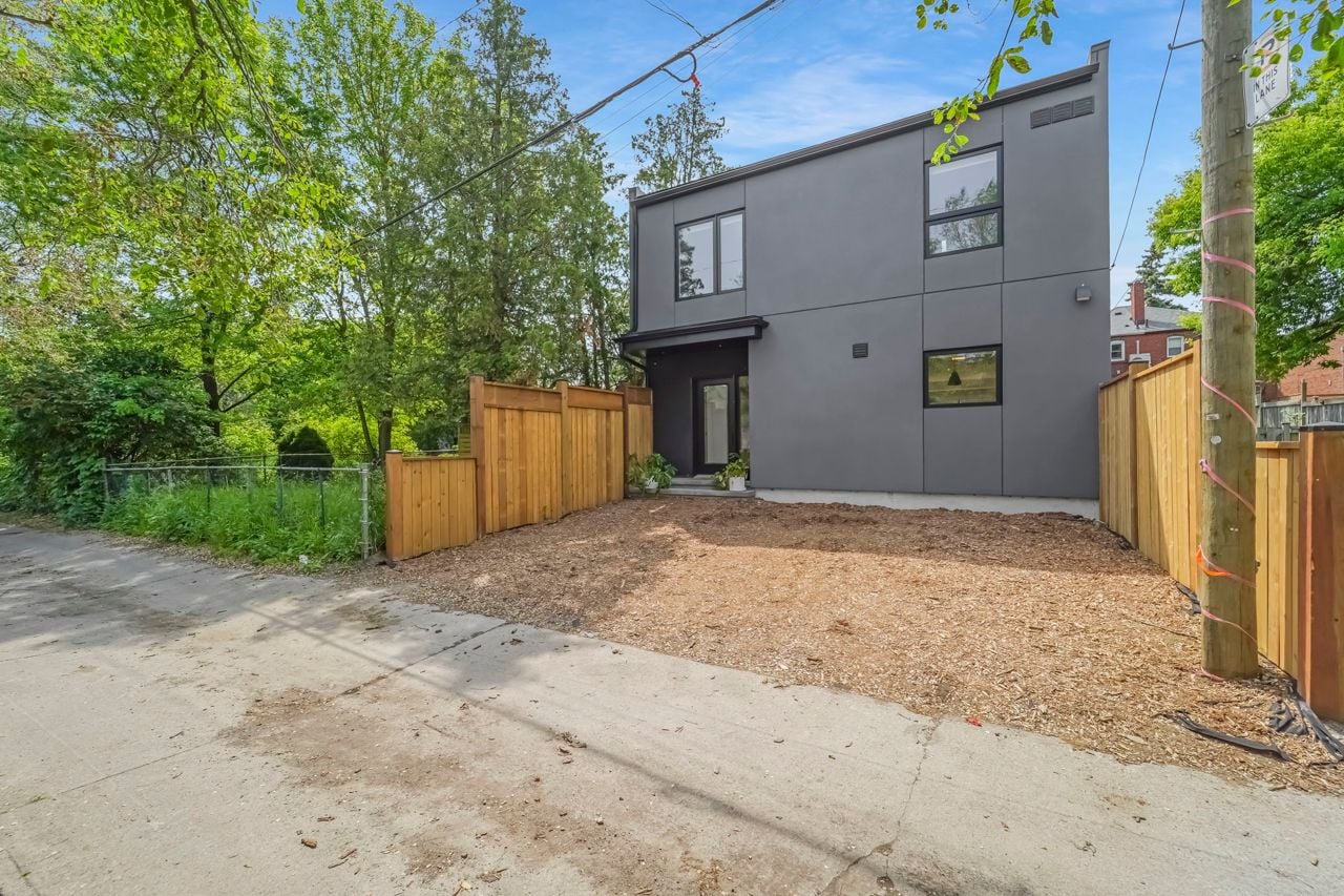 Inside a laneway suite in Danforth Village that cost only $50,000 to ...