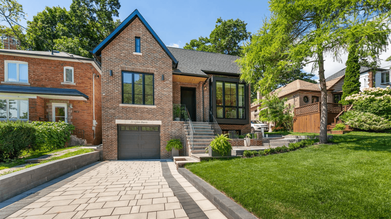 For Sale: 21 Glen Davis Cres