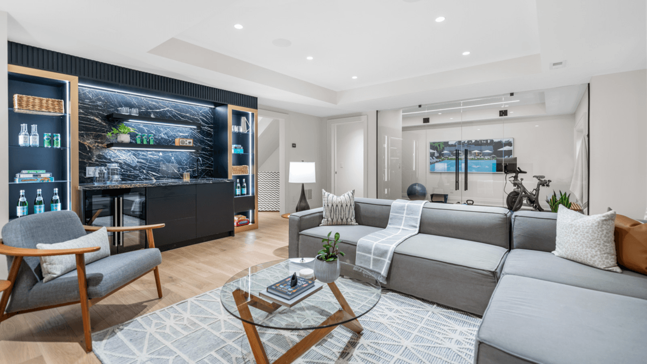 For Sale: 21 Glen Davis Cres
