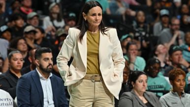 Is this the new coach of the Toronto Tempo?