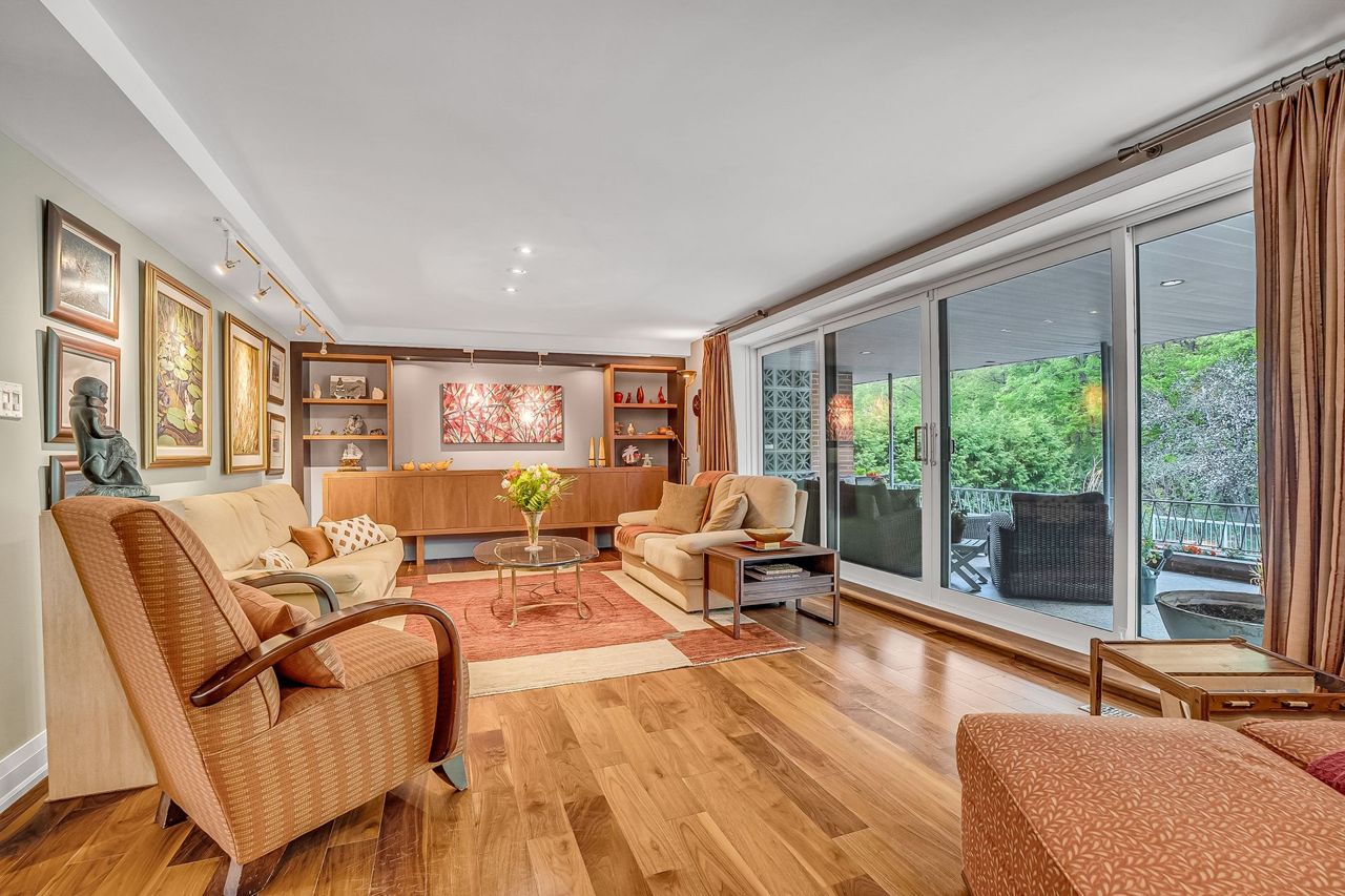 toronto-life-real-estate-parkwoods-oconnor-hills-uptown-don-valley-ravine-home-5 $3.3 million for a modernist marvel uptown with poolside change rooms and a wine cellar that glows