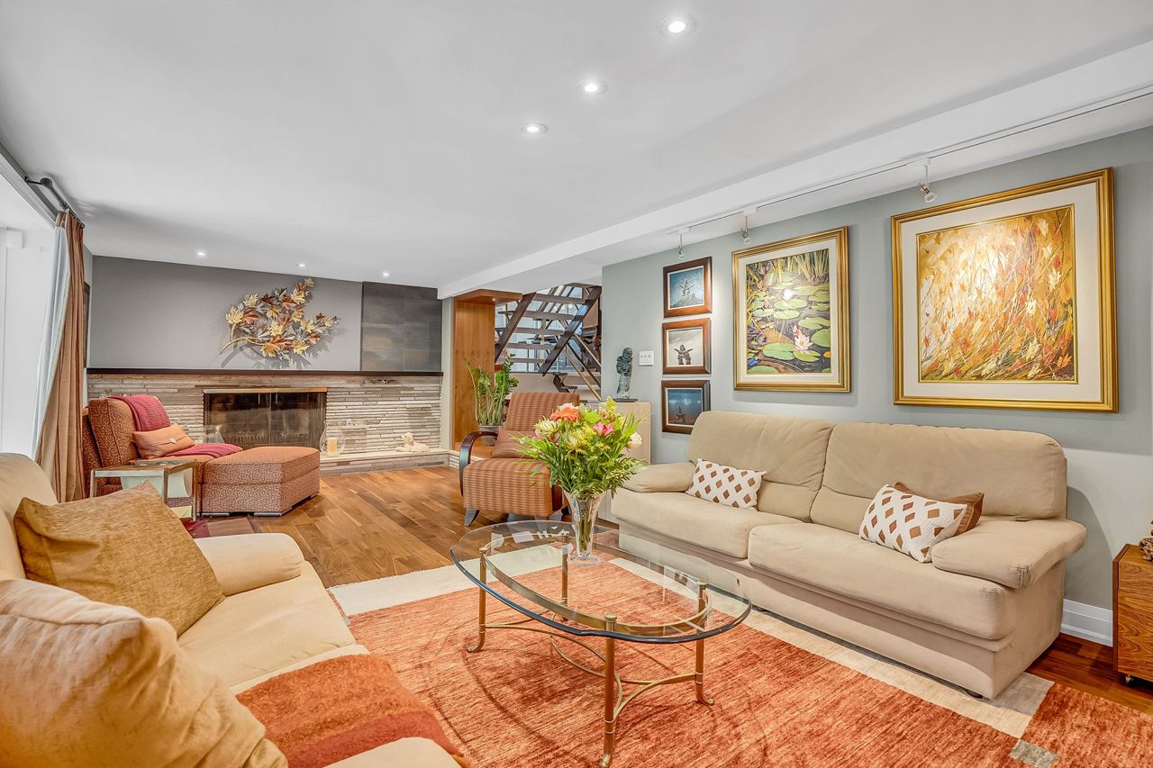 toronto-life-real-estate-parkwoods-oconnor-hills-uptown-don-valley-ravine-home-6 $3.3 million for a modernist marvel uptown with poolside change rooms and a wine cellar that glows