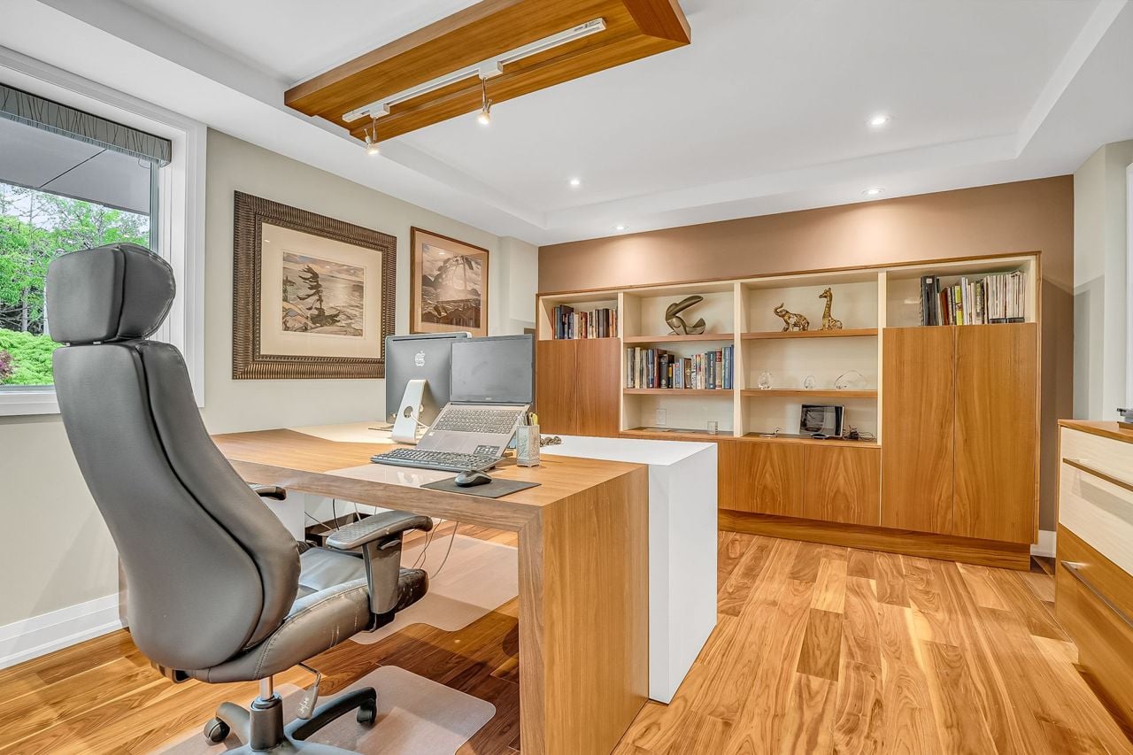 toronto-life-real-estate-parkwoods-oconnor-hills-uptown-don-valley-ravine-home-8 $3.3 million for a modernist marvel uptown with poolside change rooms and a wine cellar that glows
