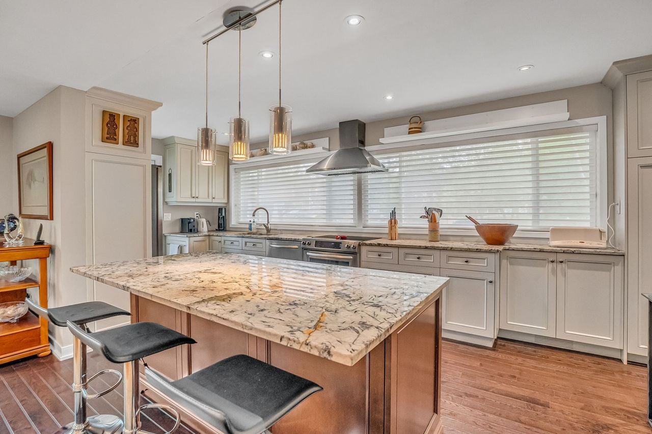 toronto-life-real-estate-parkwoods-oconnor-hills-uptown-don-valley-ravine-home-9 $3.3 million for a modernist marvel uptown with poolside change rooms and a wine cellar that glows