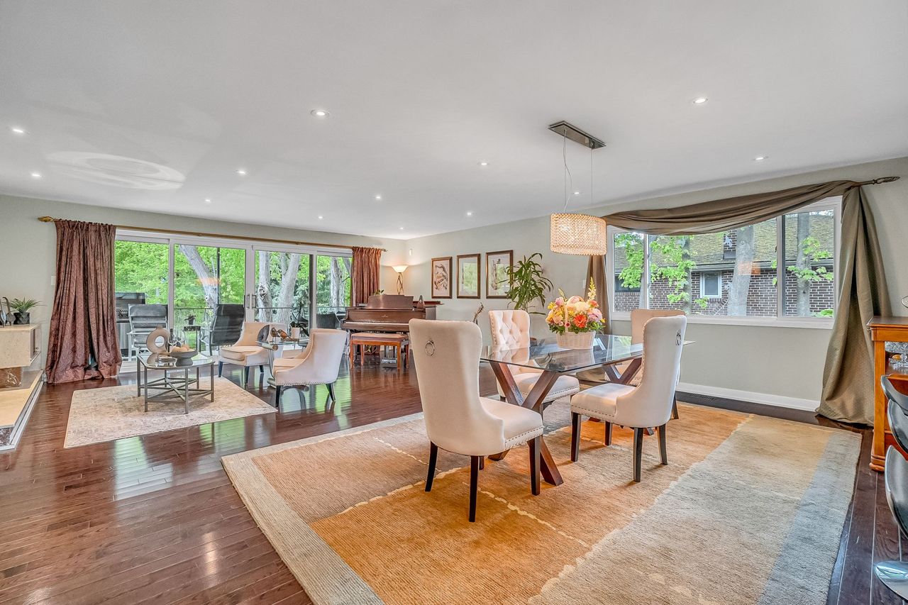 toronto-life-real-estate-parkwoods-oconnor-hills-uptown-don-valley-ravine-home-10 $3.3 million for a modernist marvel uptown with poolside change rooms and a wine cellar that glows