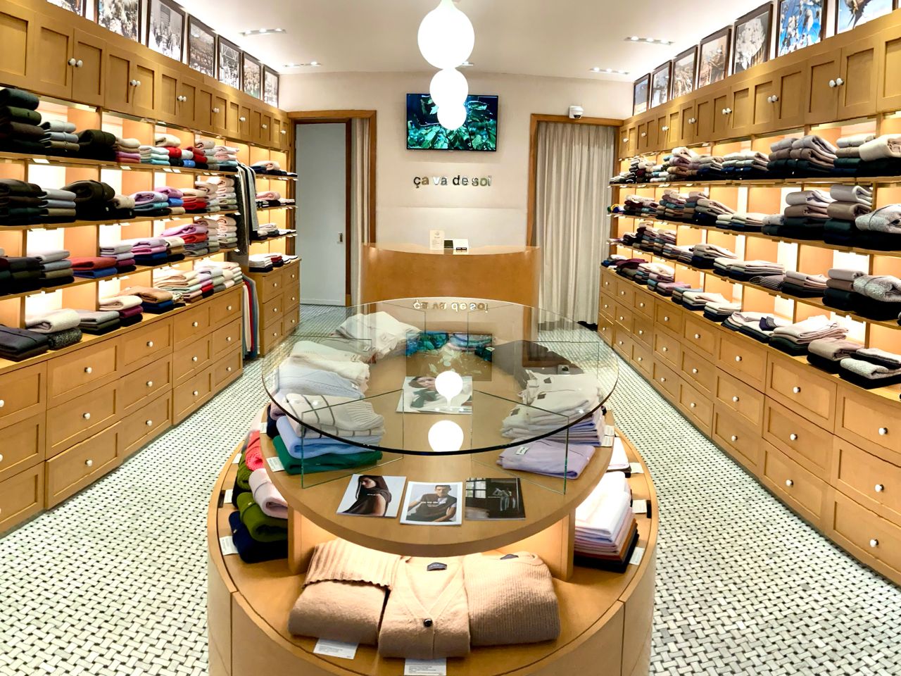 Fall for fashion must-haves in Bloor-Yorkville this autumn