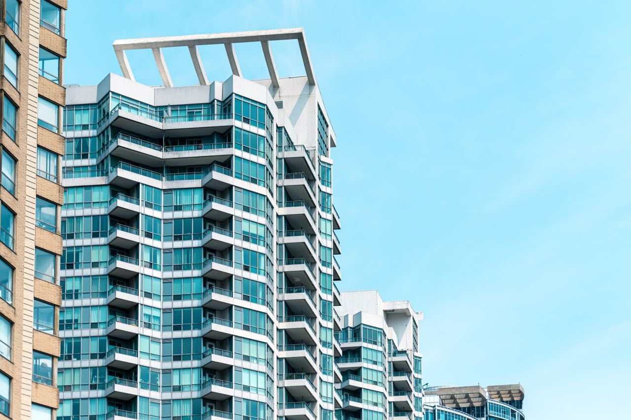 toronto-life-real-estate-housing-market-construction-failing-grade-sales-1 Toronto's housing sales were down 90 per cent this year