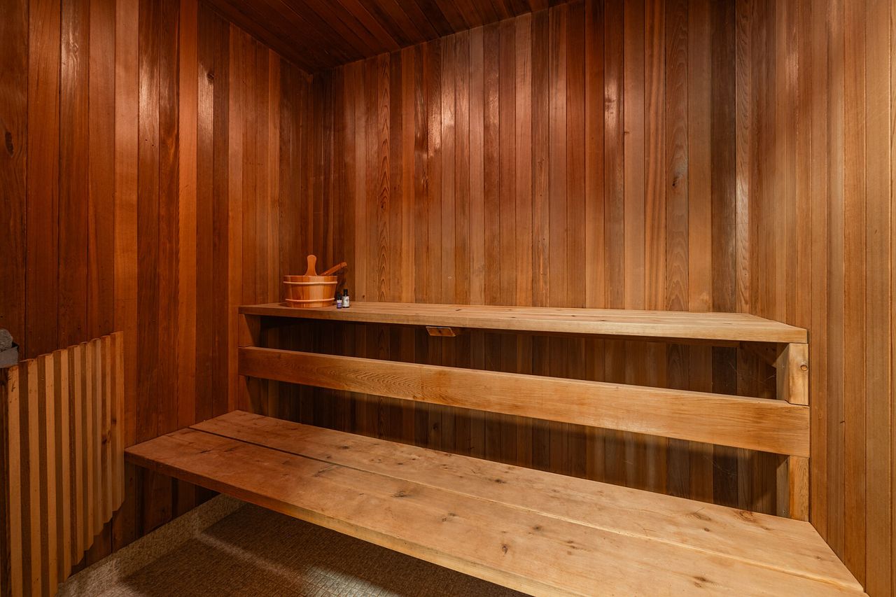 toronto-life-real-estate-surreal-king-city-200-year-oldlog-cabin-14 Surreal Estate: $2.9 million for a log cabin hidden in the forested hills of King Township