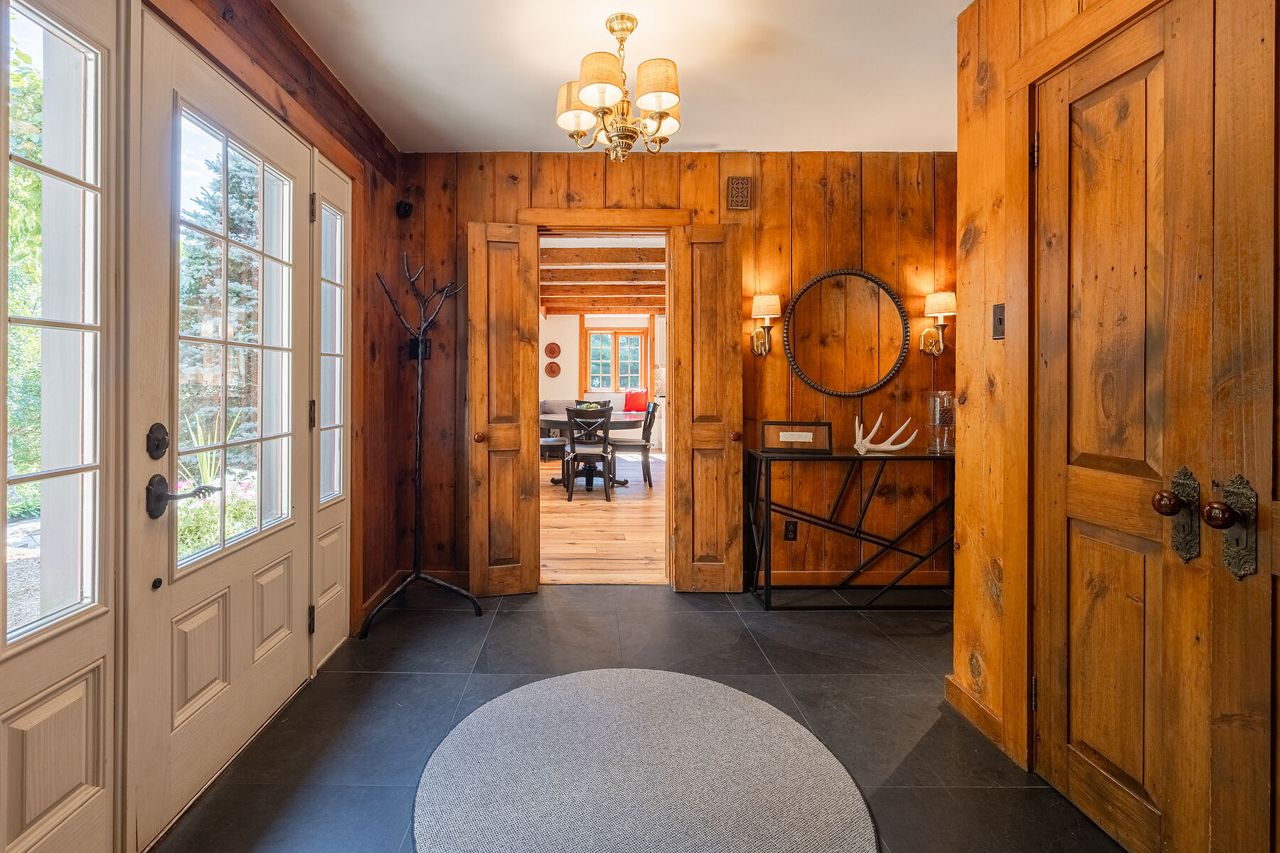 toronto-life-real-estate-surreal-king-city-200-year-oldlog-cabin-4 Surreal Estate: $2.9 million for a log cabin hidden in the forested hills of King Township
