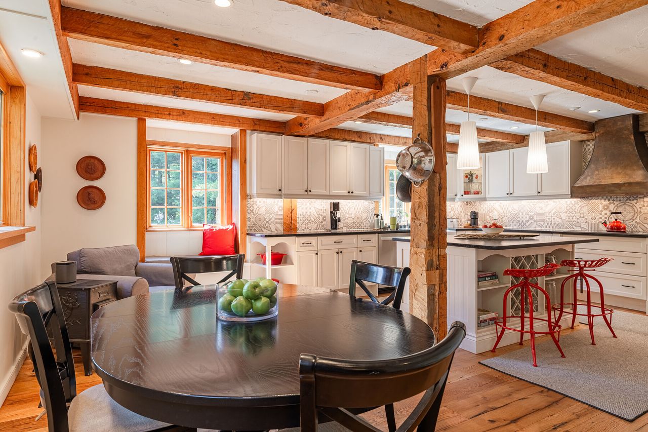 toronto-life-real-estate-surreal-king-city-200-year-oldlog-cabin-7 Surreal Estate: $2.9 million for a log cabin hidden in the forested hills of King Township