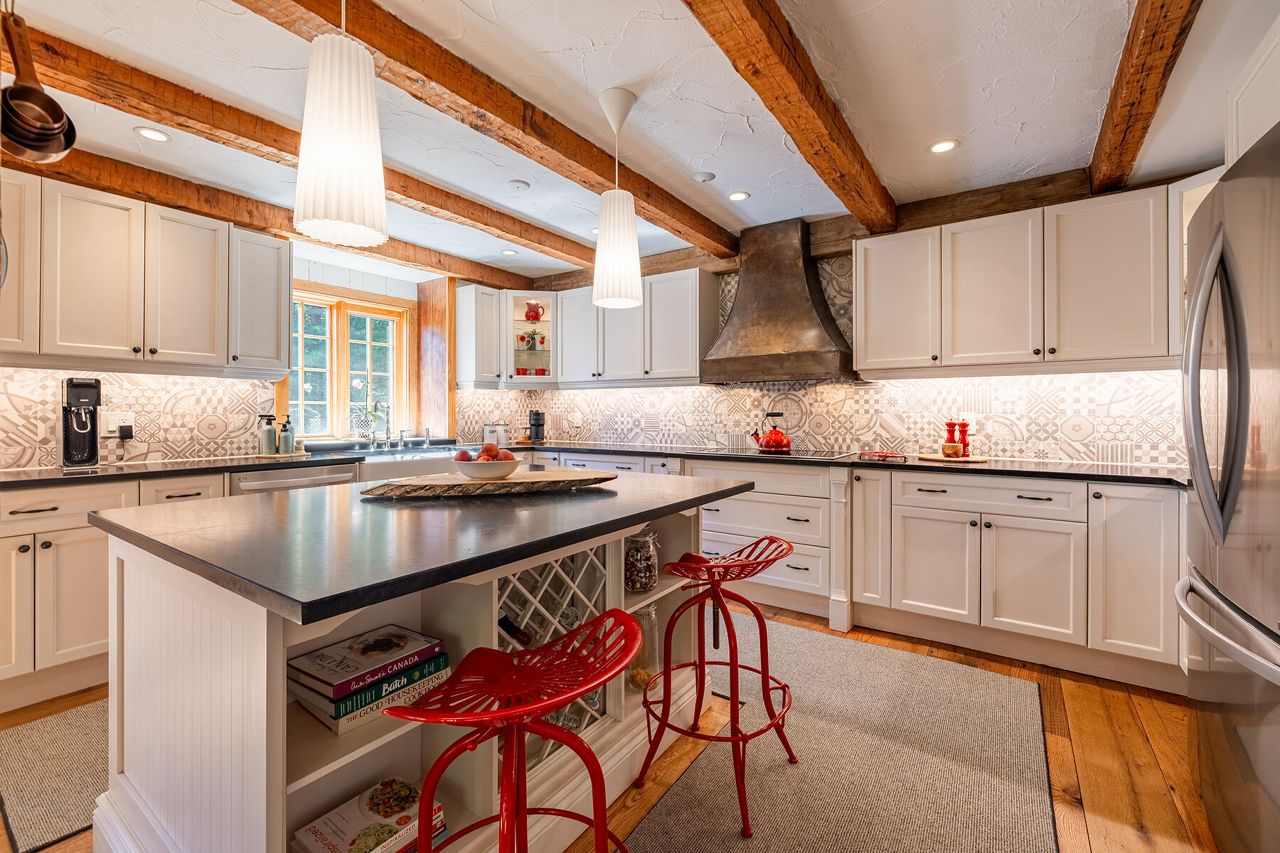 toronto-life-real-estate-surreal-king-city-200-year-oldlog-cabin-8 Surreal Estate: $2.9 million for a log cabin hidden in the forested hills of King Township