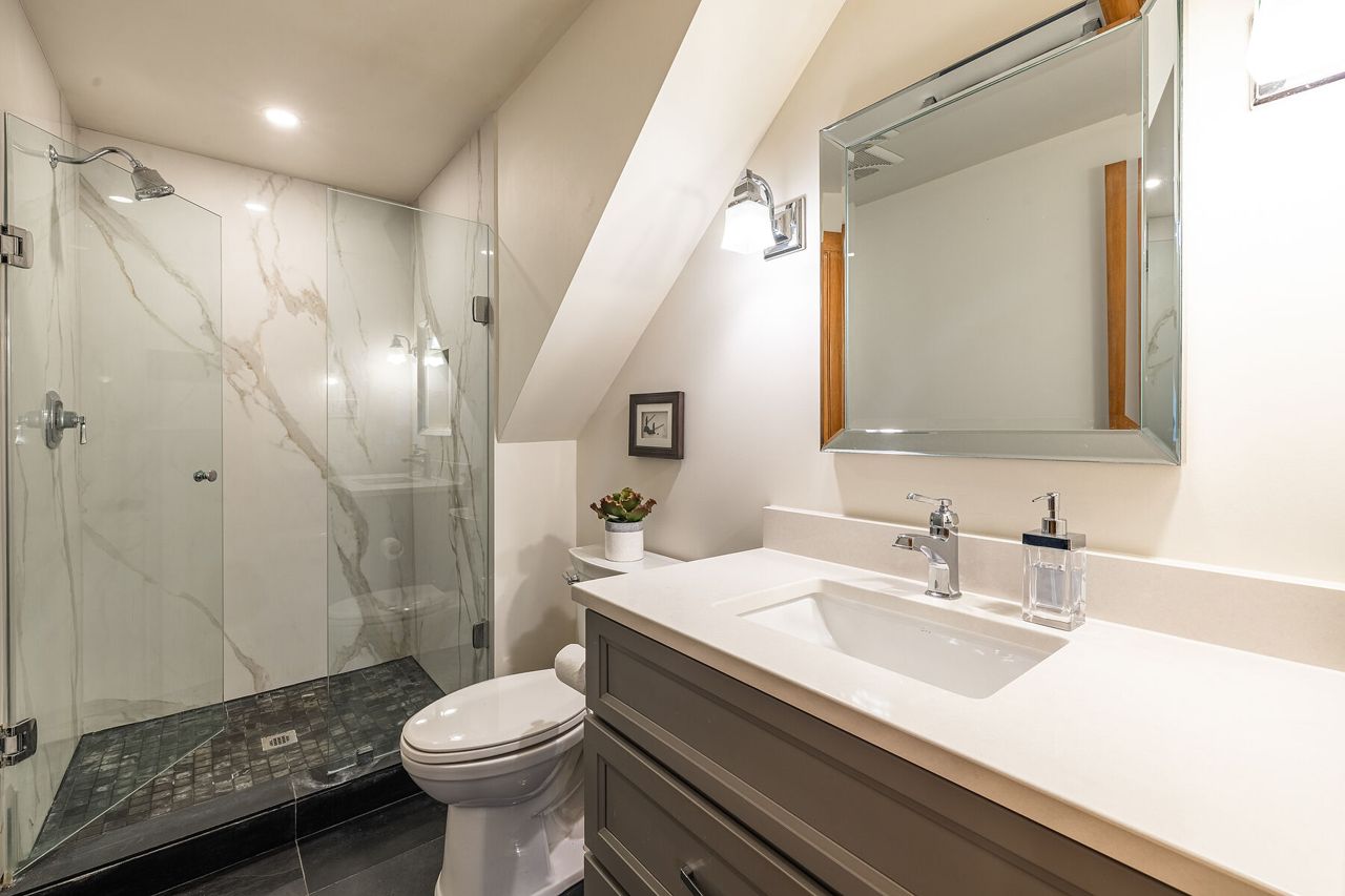 toronto-life-real-estate-surreal-king-city-200-year-oldlog-cabin-10 Surreal Estate: $2.9 million for a log cabin hidden in the forested hills of King Township