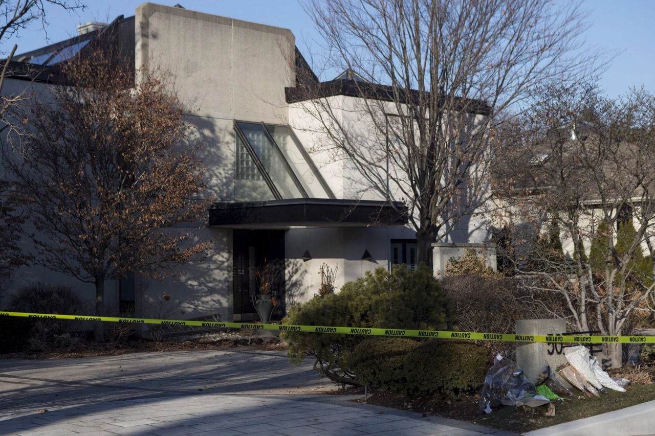 Barry and Honey Sherman's neighbours disagree over what should happen to the family's property