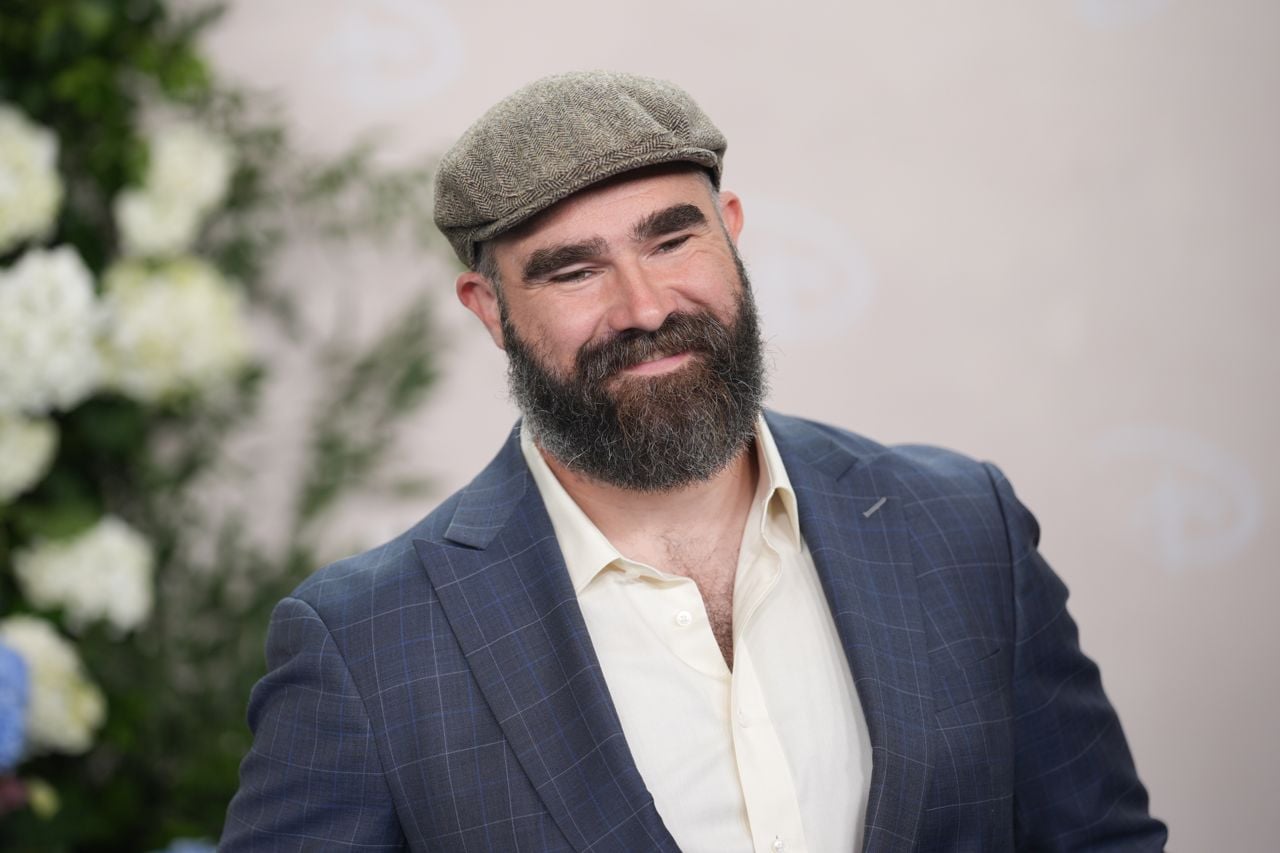 Jason Kelce doesn't like baseball or the Blue Jays