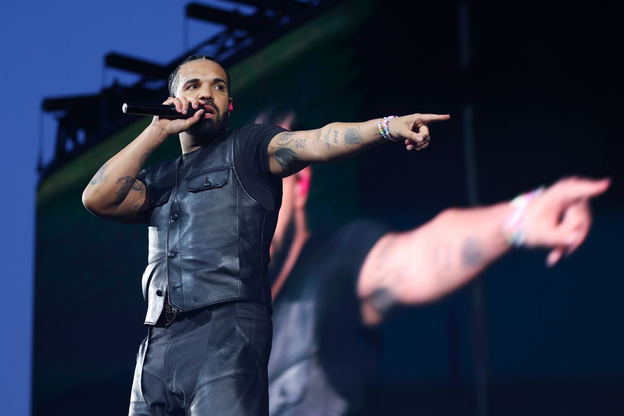A new lawsuit claims Drake has benefited from billions of fraudulent Spotify streams