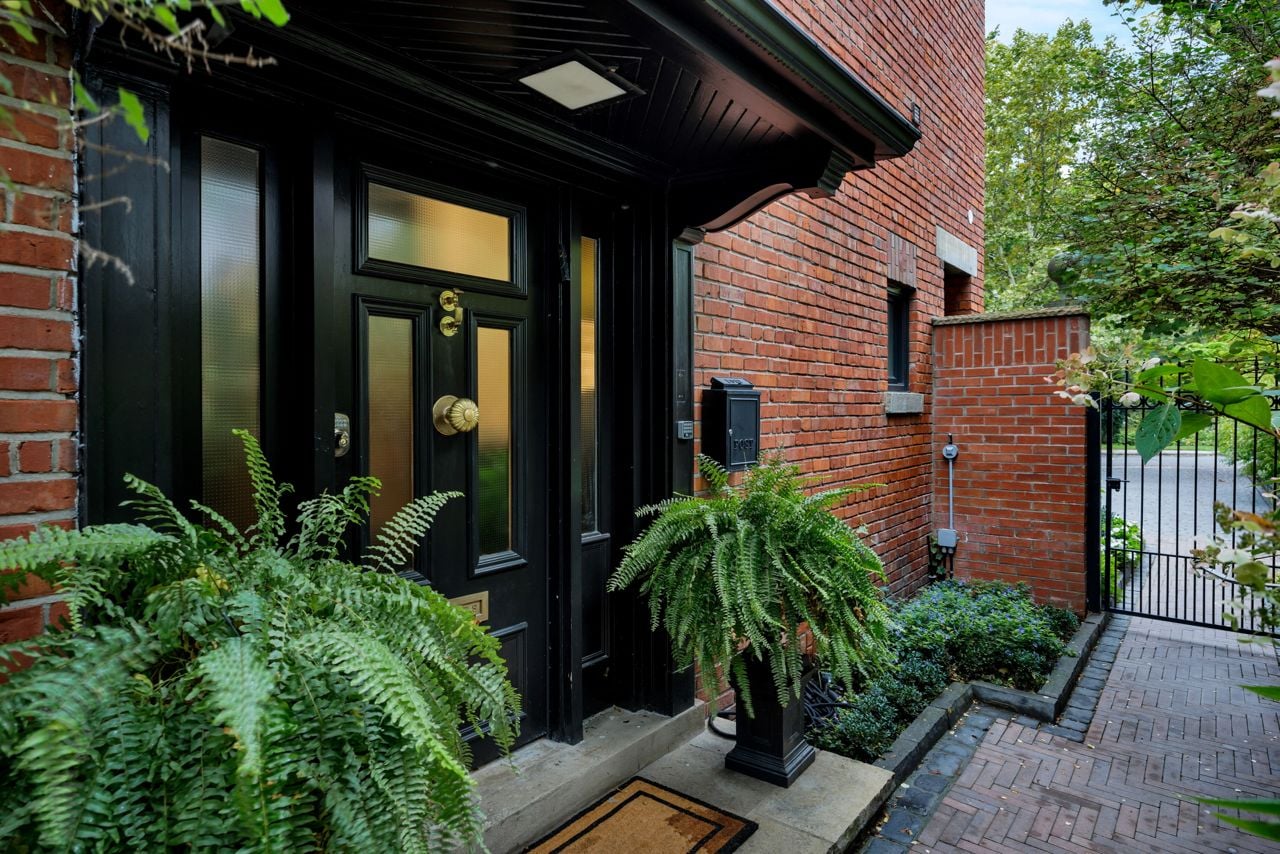 $5.9 million for a wacky Edwardian in Rosedale with a pink sitting room