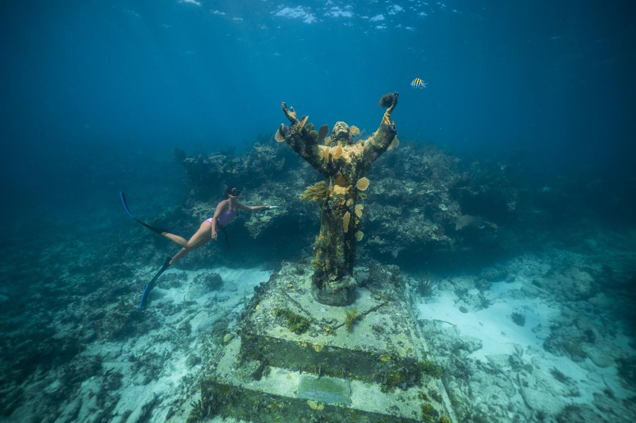 Trade snow for sun-kissed adventures: Your midwinter escape to Florida