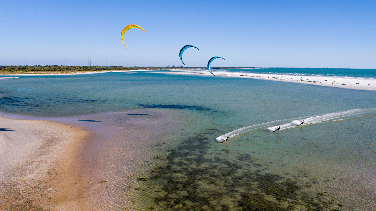 Trade snow for sun-kissed adventures: Your midwinter escape to Florida