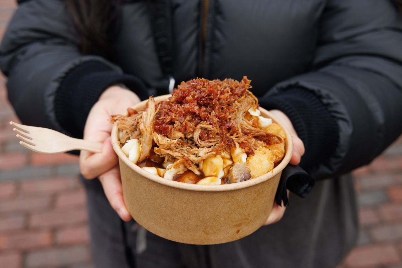 Tater tot poutine