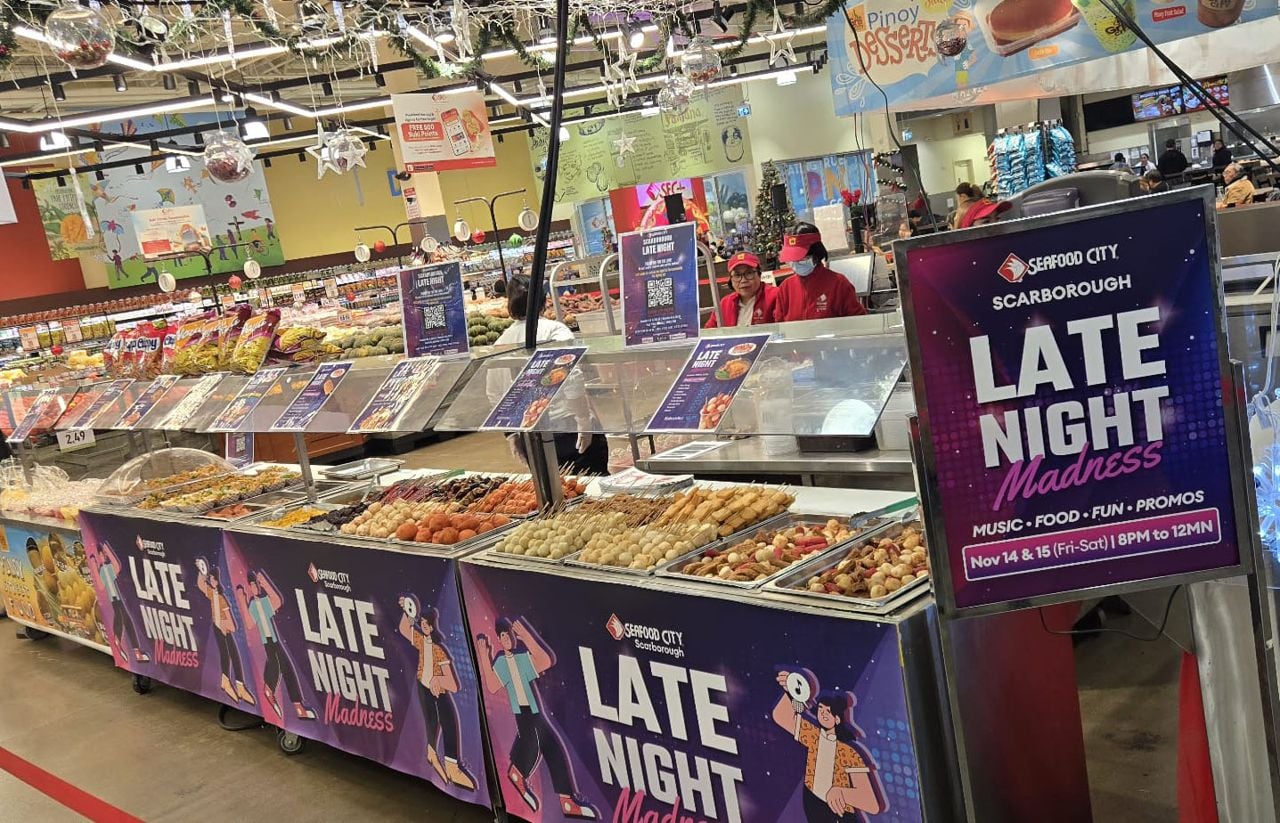 The self-serve buffets in the Seafood City food court