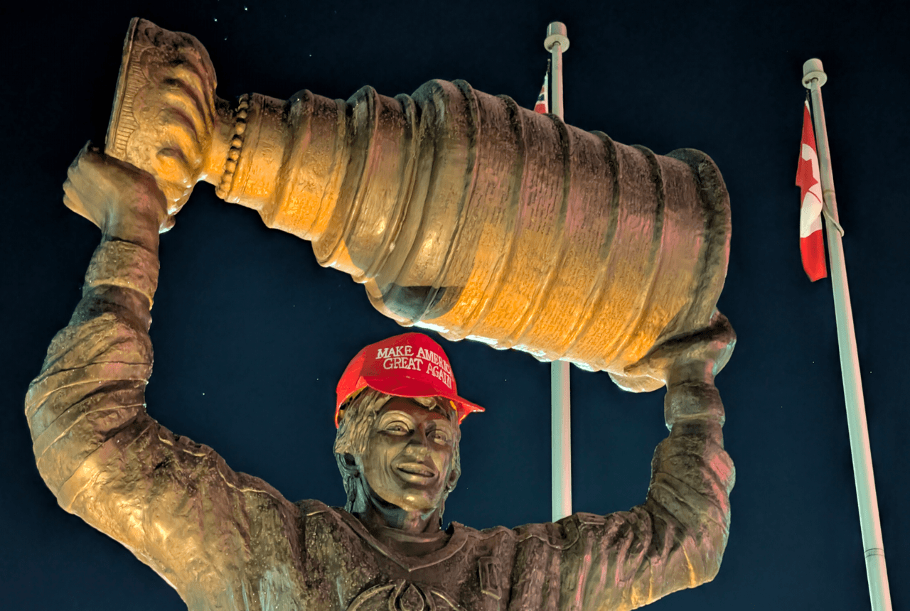 The Gretzky statues in Brantford got a mysterious MAGA makeover