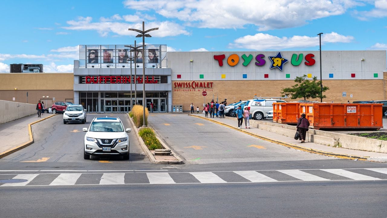 The Dufferin Mall Toys “R” Us is closing and it’s bumming parents out
